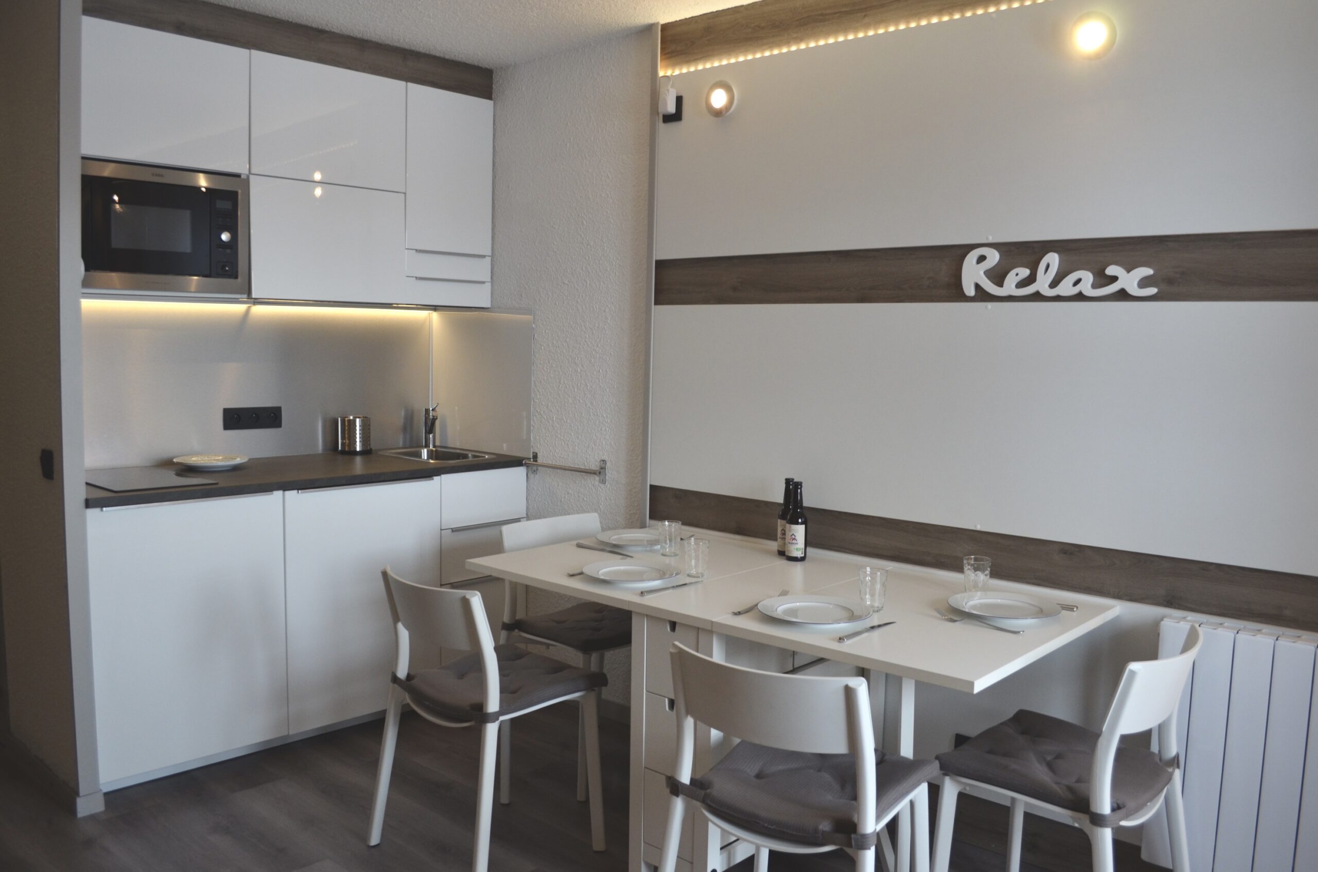 Interieur de l'appartement - cuisine - ski alpe d'huez