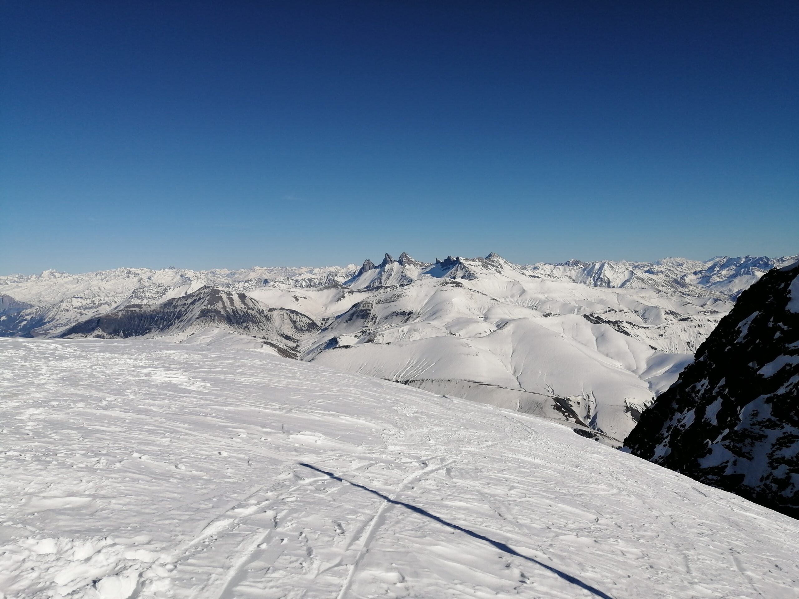 Vue sur les Aiguilles d'Arves- location Alpe d'huez Villard-reculas